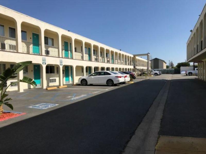 Anaheim Executive Inn & Suites Dış mekan fotoğraf